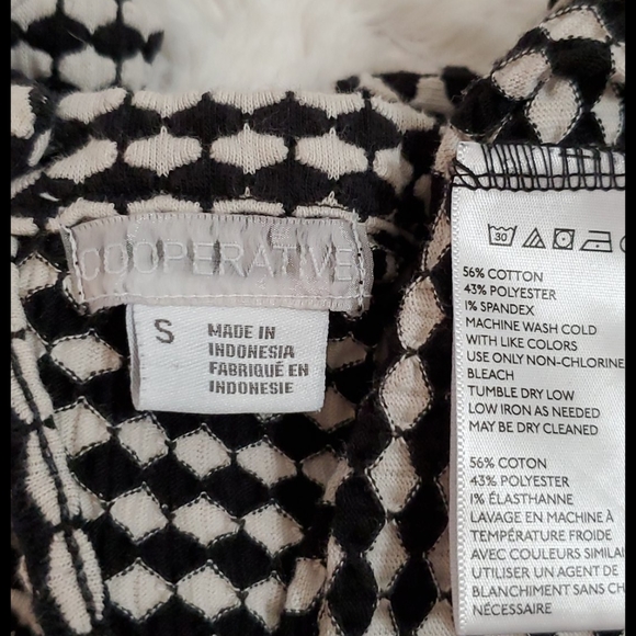 COOPERATIVE Black and white graphic design sleeveless sz. S EUC - Picture 5 of 6